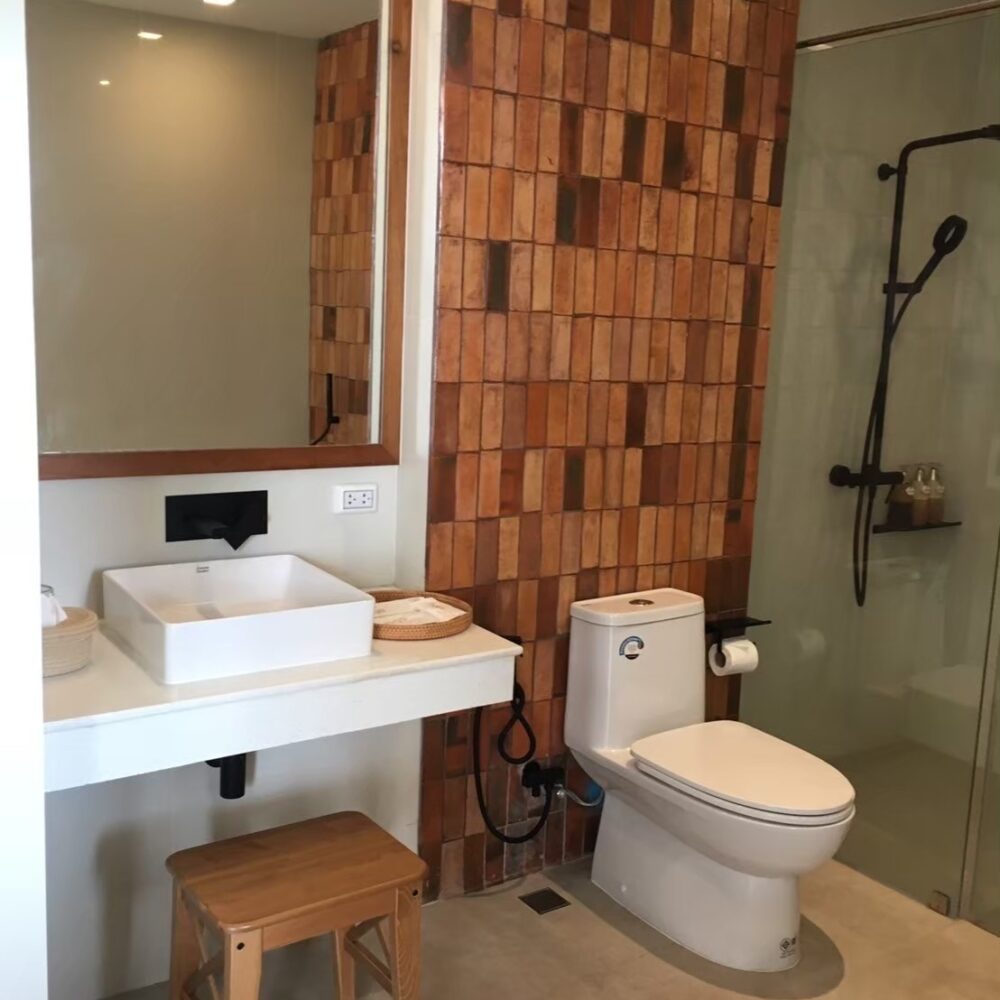 Standard_bathroom